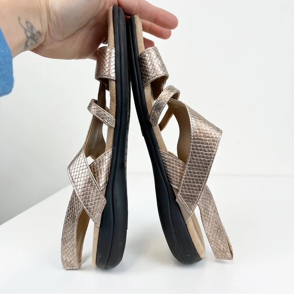 Life Stride Ezriel Copper Snake Print Sandal Size 10